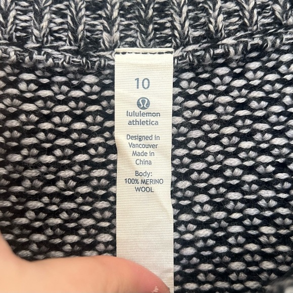 Lululemon Merino Wool Yoga Sweater – Athleisure, Gorpcore, Cozy - Size 10 - Picture 7 of 8